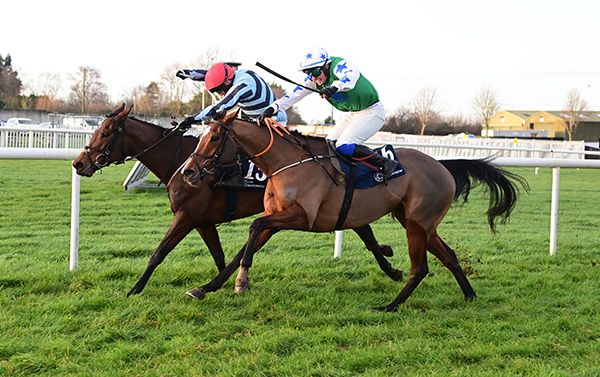 Tiktok Casey, near side, just gets the better of Simply Natural 