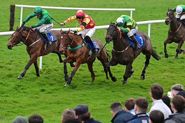 Moudan and Eoin Walsh (centre)