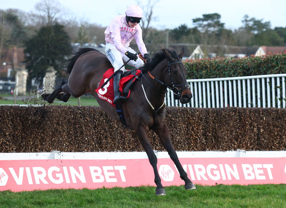 Sixmilebridge and Kielan Woods seen winning at Sandown