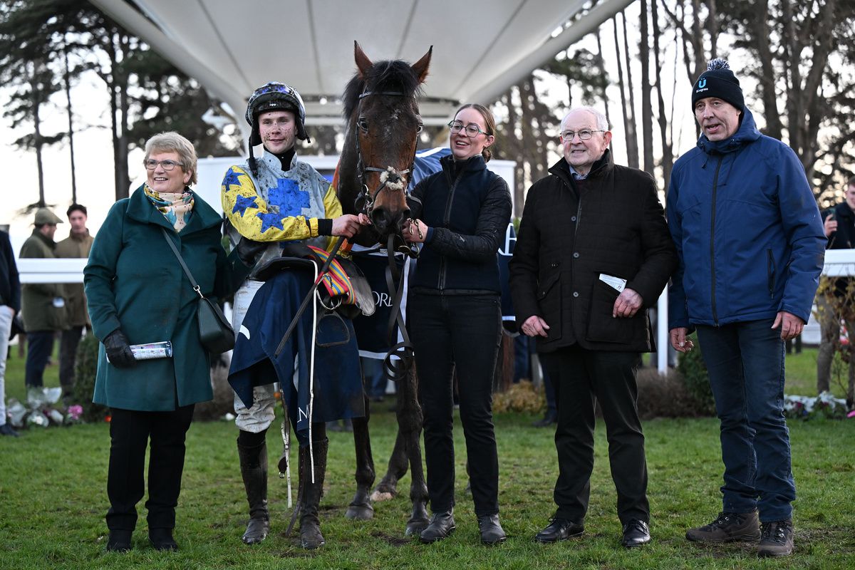 Moonverrin and Finny Maguire win for Ned and Christine Morris and trainer Martin Hassett 