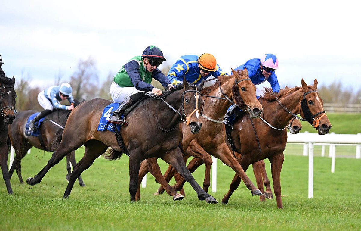 Staysound Susie and Jimmy Dalton (left)