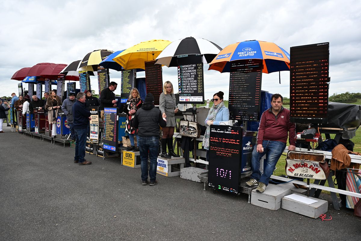 Kilbeggan 15-May-2026Betting ring scene from the County Westmeath track.Healy Racing