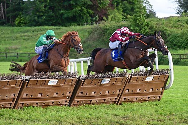 Mickey Hulie (right) beats Island McCoo