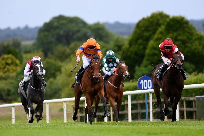 Cleodolinda (centre) and Gavin Ryan