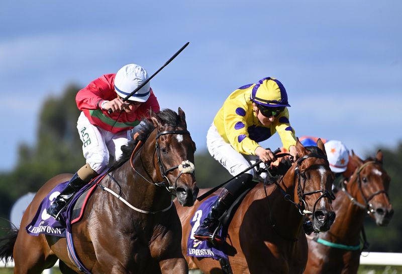 Heliogabalus, left, winning by a neck