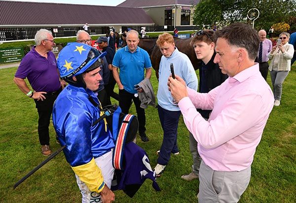 Rockonliam with winning connections 