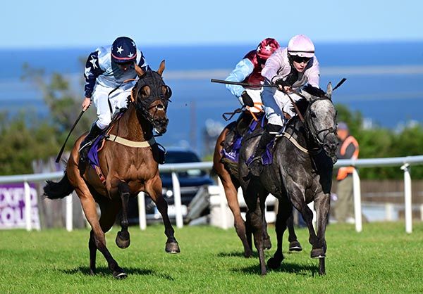 Strong Contender Conor Smithers win the SIS Handicap Hurdle
