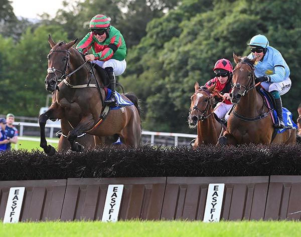 Walkingmayotomilan and Shane Markey win 