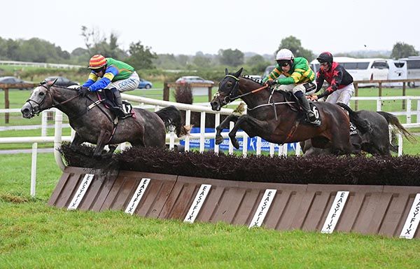 Not In A Hurry and Simon Torrens chase down Tutu Twist 