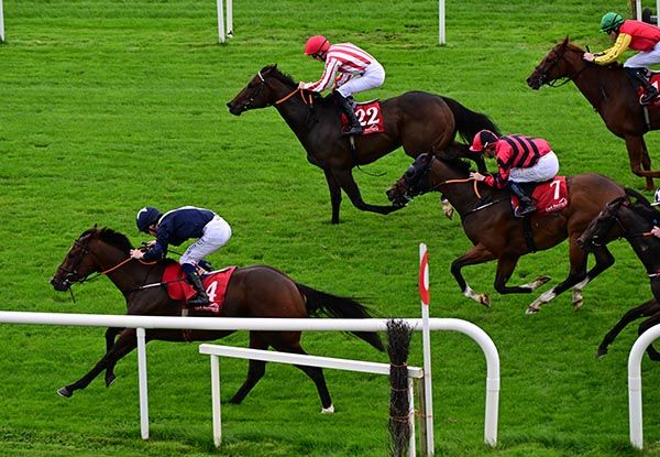  Tokyo Treasure  Joey Sheridan near side win the Cork Handicap for Ben Browne 