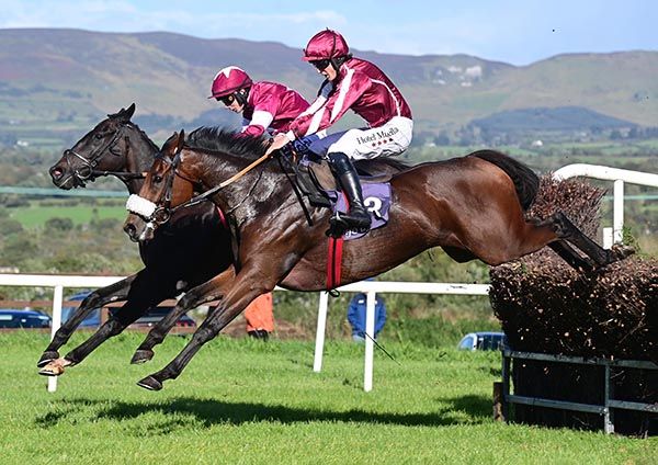 Putapoundinthejar and Dan King (nearest) beat Mode Avion 