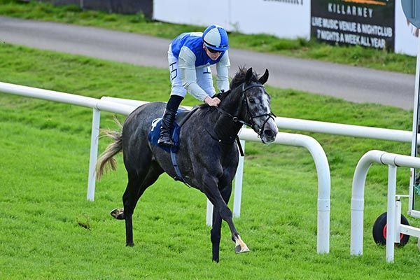 Suir Monad and Sam Coen win easily