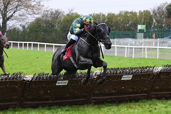 Stumptown and Keith Donoghue jump the last to win 